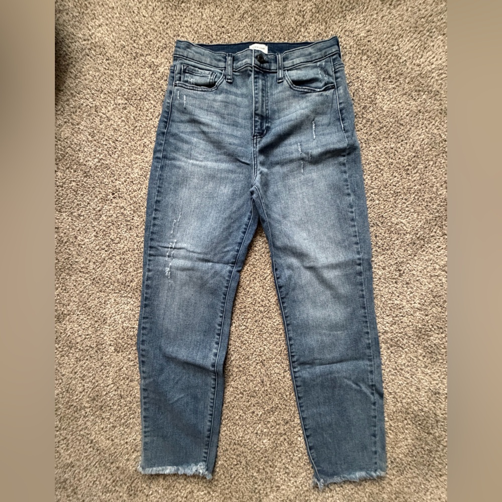 Sneak Peek Distressed jeans